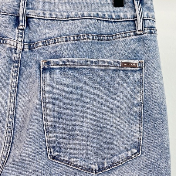 White House Black Market Curvy-Fit High-Rise Sculpt Destructed Straight Jeans - Picture 9 of 9